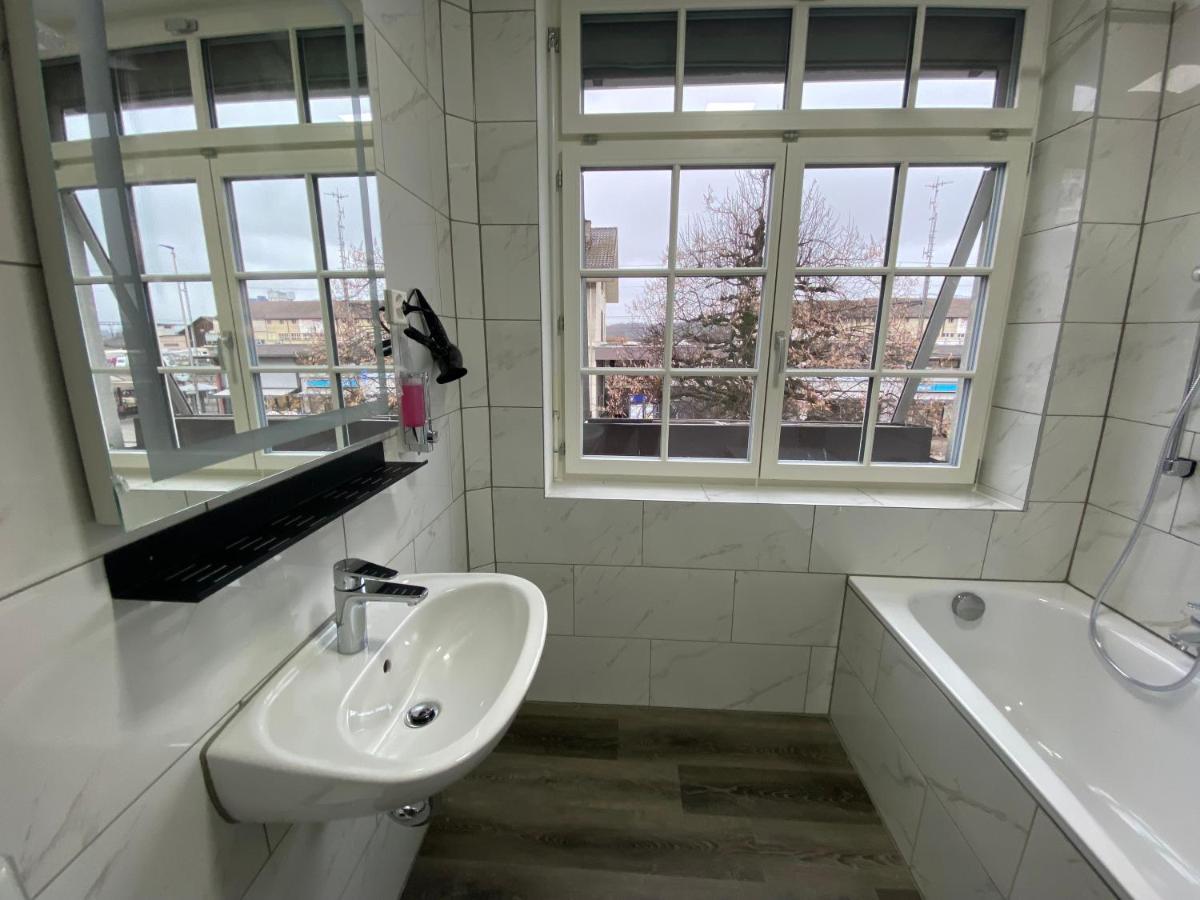 Hotel Da Luca Herzogenbuchsee ภายนอก รูปภาพ