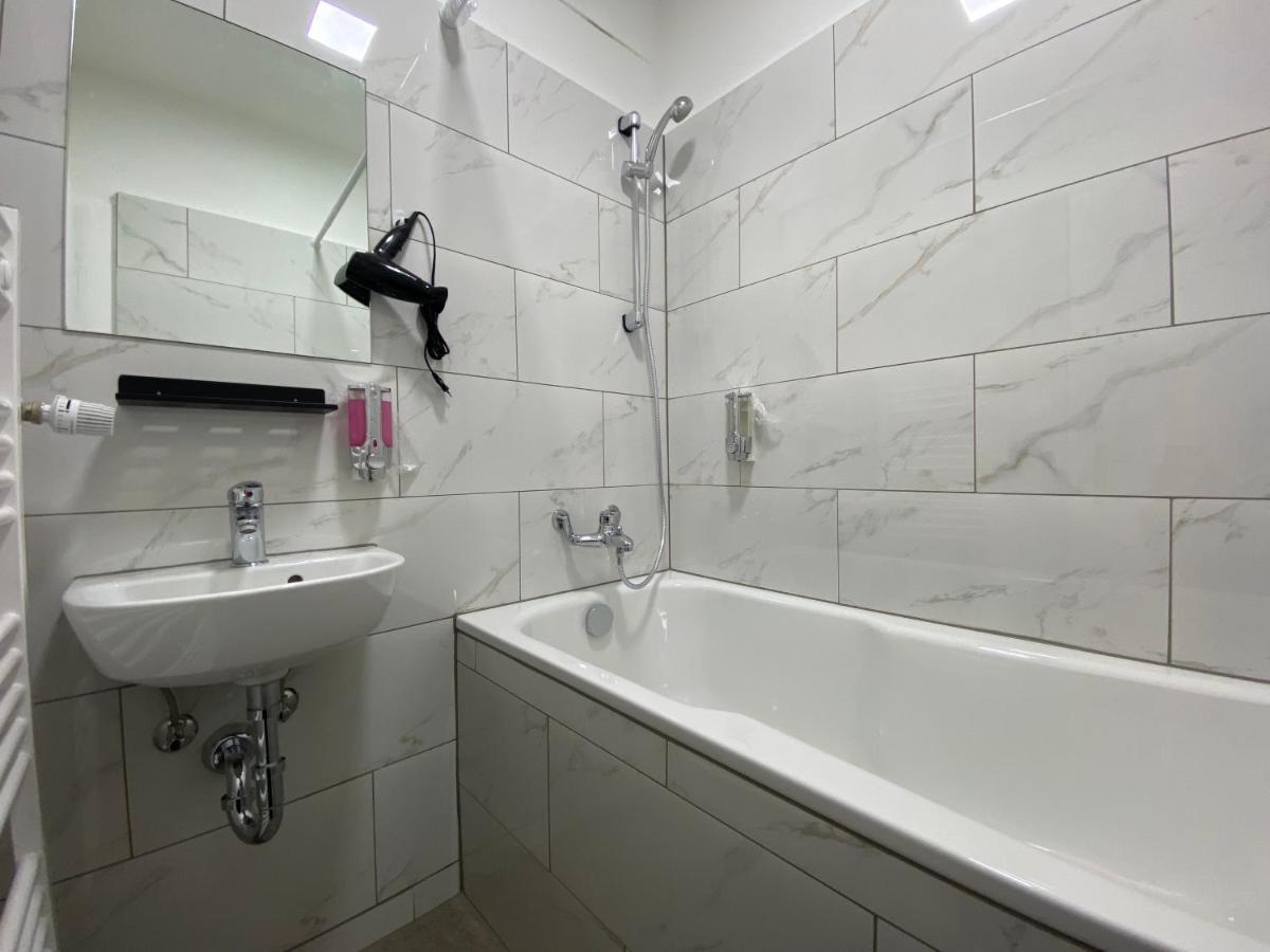 Hotel Da Luca Herzogenbuchsee ภายนอก รูปภาพ